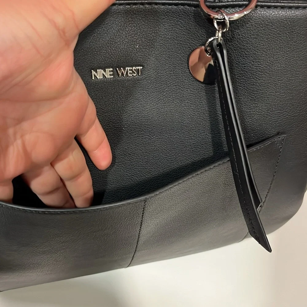 Nine West Large/Jumbo Purse - EUC - Picture 9 of 14